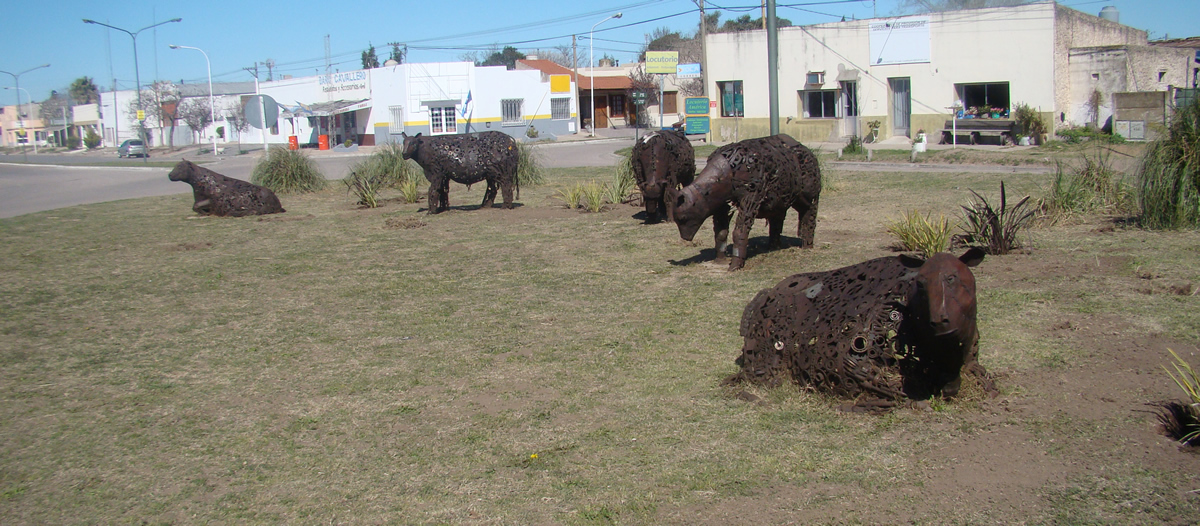 Escultura Novillos, ingreso de la ciudad.